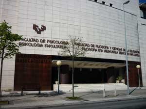 Fachada de la universidad de Filosofia y Letras. San Sebastián